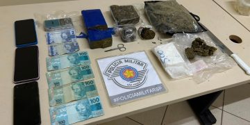POLÍCIA MILITAR APREENDE DIVERSOS ENTORPECENTES E PRENDE HOMEM POR TRÁFICO DE DROGAS EM CERQUEIRA CÉSAR