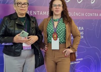 Delegada de Taquarituba e agente policial da DDM de Avaré participam de evento do Agosto Lilás em São Paulo