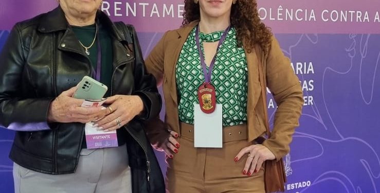 Delegada de Taquarituba e agente policial da DDM de Avaré participam de evento do Agosto Lilás em São Paulo
