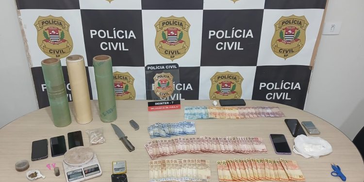Polícia Civil deflagra operação contra o tráfico com três prisões em Sarutaiá