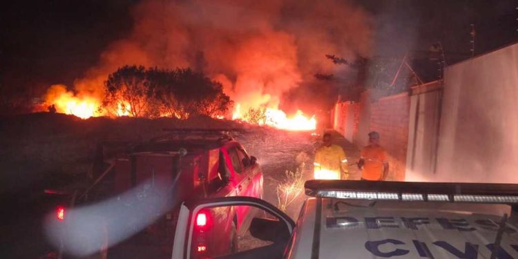 INCÊNDIO DE GRANDES PROPORÇÕES É CONTROLADO APÓS MOBILIZAÇÃO DE BOMBEIROS E DEFESA CIVIL EM AVARÉ