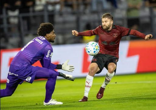 Corinthians vence o Red Bull Bragantino e encosta no G5 do Brasileirão
