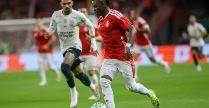 Corinthians perde do Internacional no jogo de ida das oitavas da Copa do Brasil