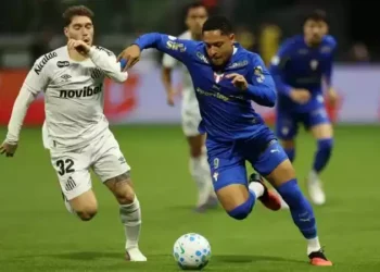 Palmeiras vence o Santos e larga na frente nas quartas de final da Copa do Brasil