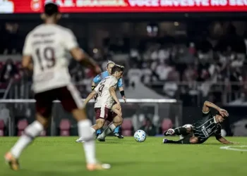São Paulo cede empate ao Coritiba em retorno ao Morumbis