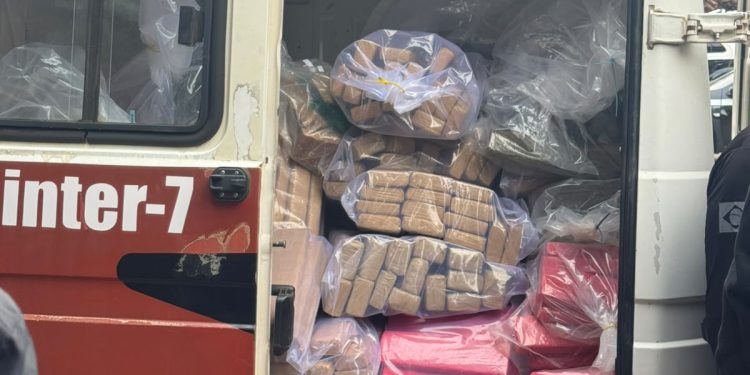 Polícia Civil incinera mais de duas toneladas de drogas em Avaré