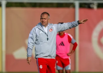 Internacional contrata técnico Eduardo Baptista até o fim da temporada