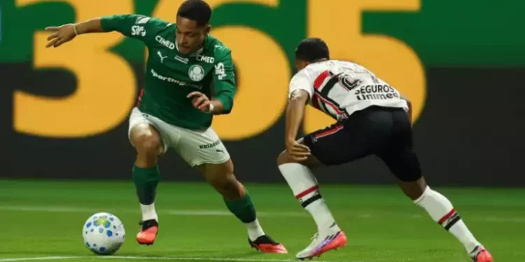 Palmeiras vence o São Paulo e dorme na liderança do Brasileirão