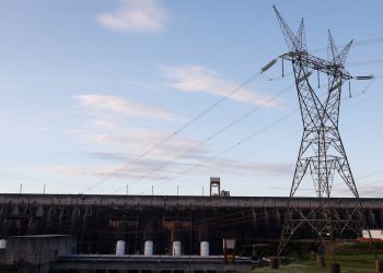Após cinco meses, conta de luz voltará à bandeira verde em outubro
