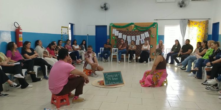 ASSISTÊNCIA SOCIAL *Servidores passam por capacitação com foco em relações familiares*
