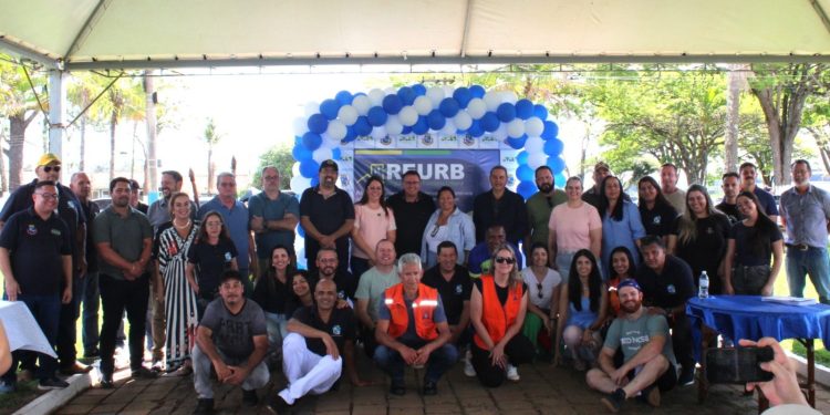 HABITAÇÃO *Regularização fundiária beneficia famílias da  Vila Esperança*