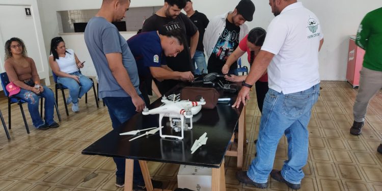 CAPACITAÇÃO  *Novo curso gratuito de pilotagem de drone está com inscrições abertas até 2 de novembro*