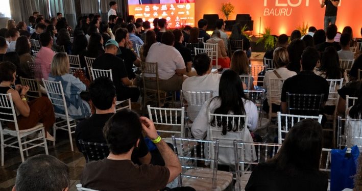 Bauru terá ediç Fest’Up ão 2026 em outubro Com o tema “Trilhas da Comunicação”, o festival discute os múltiplos caminhos da comunicação contemporânea