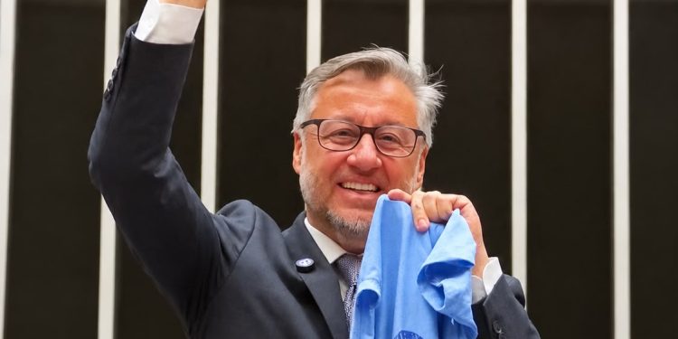 Ex-prefeito de Botucatu garante nas urnas a continuidade na Câmara dos Deputados; parlamentar havia assumido o primeiro mandato em janeiro de 2025 após ser primeiro suplente do MDB em 2022