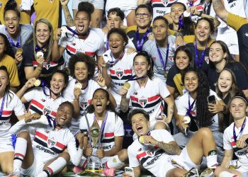 São Paulo segura Corinthians e é campeão brasileiro pela 1ª vez