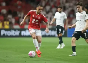 Corinthians perde do Internacional e demite Fernando Diniz