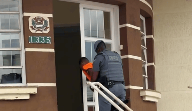 HOMEM É PRESO APÓS FORÇAR URUBU A INGERIR BEBIDA ALCOÓLICA EM AVARÉ