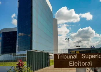 TSE decide que Globo não poderá exibir cadeira vazia em debate