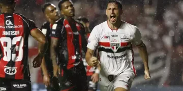 São Paulo vence o Vitória no Morumbis
